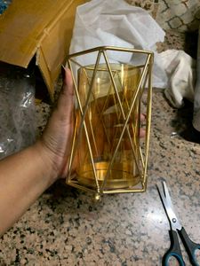 Showpiece with Gold glass and flower  combo