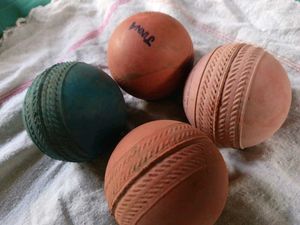 Cricket Ball 4 Bals