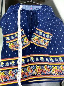 Nevy blue printed top with floral print border 💙