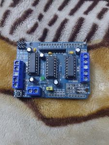 Motor Control Shield (motor driver L293d)