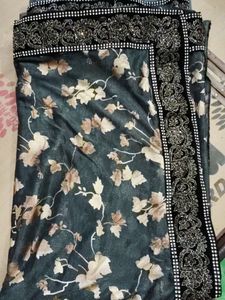 Gray, Sari 🥻🥻🥻🥻blause Ni H Iska