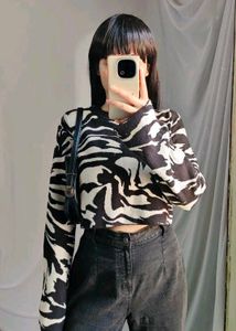 Zebra Print Cropped pullover (h&amp;m brand)