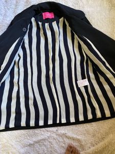Chic Black Double-Breasted Peacoat