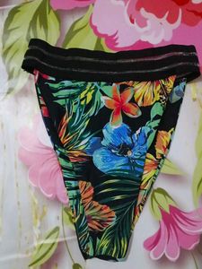 (1047]Floral Print Bikini Bottoms