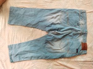 Light Wash Denim Cropped Jeans