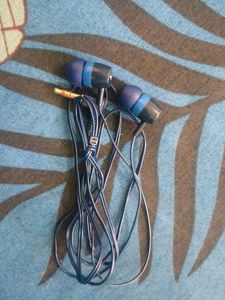 EARPHONE