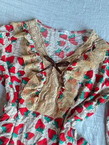 Strawberry Lace Top🍓🍓
