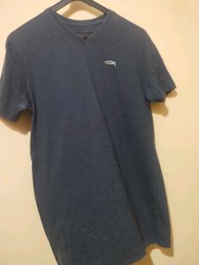 Men&#39;s V-Neck T-Shirt