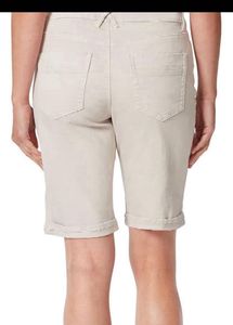 Bandolino Women&#39;s Riley RelaxedFitBermuda Short