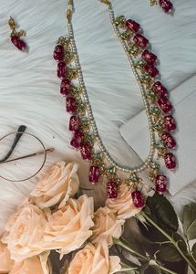 Tumble Neckpiece