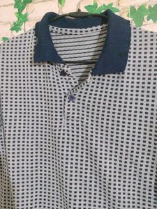 2 Tshirts Like New