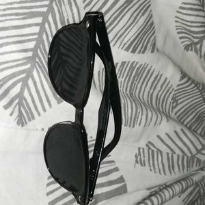 Classic Black Sunglass