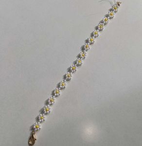 Daisy Beaded Bracelet