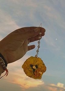 Jewellery For Haldi Set Of 2 Piece ( Maang Tika And Earrings) Colour Yellow