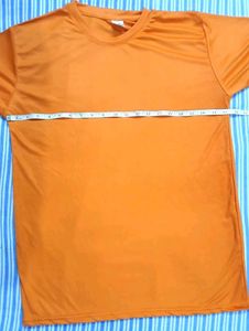 Men Solid Round Neck T shirt