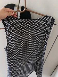 Black &amp; White Print Top