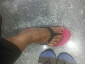 Bathroom slippers (4 pairs)