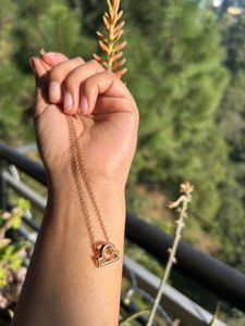 golden libra sign chain