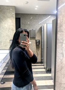 black collar woolen top