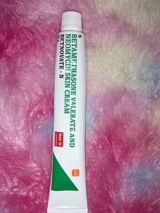 Betamethasone Valerate And Neomycin Skin Cream
