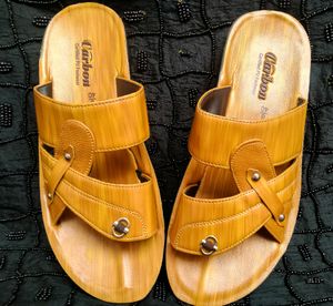 🙀💜🆕 Brandate Golden Colour 🏅leader Slippers🥾.