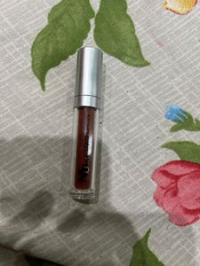 SUGAR AND NYBAE SET 0F 2 COMBO LIPSTICKS