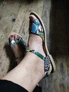 Carlton London Flats On Sale!