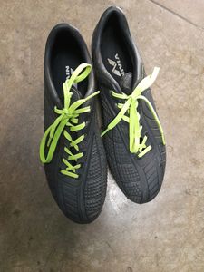 Nivia Dominator 2.0 Football Shoes Size 6