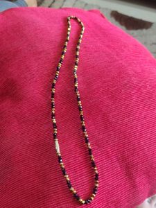 Long Chain Black and Gold Beats