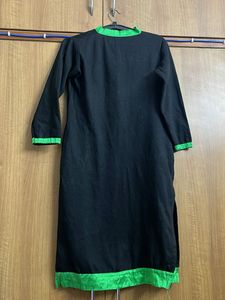 Elegant Woollen Black &amp; Green Kurta( Upto 40bust)