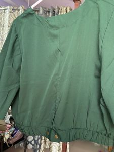 Green Cropped V-Neck Top