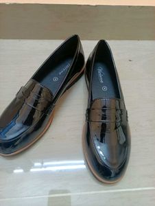 Chic Black Penny Loafers