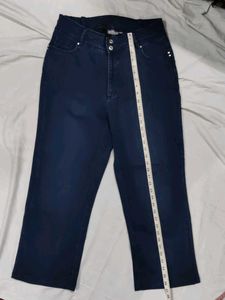 Dark Blue Cropped Jeans