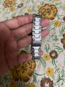 Analog Rosra Watch