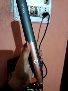 Vega Hair Straightener