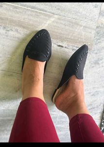 PAIR OF TWO FLATS
