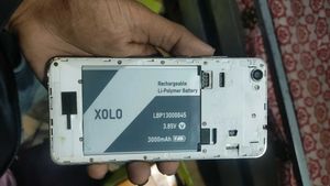 Xolo era 4G 16Gb internel combo Problem