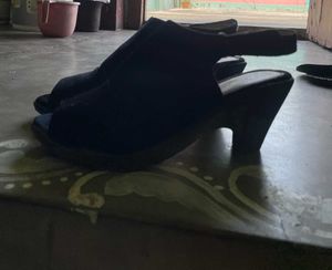 Khadims Heels