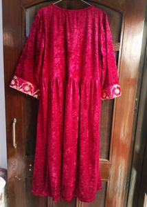 Velvet Embroidered Kurta Set with Pants &amp; Dushala