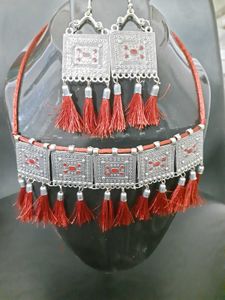 Necklace &amp; Earring Set