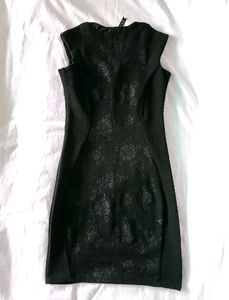 Sweetheart neck bodycon dress 🌸🖤