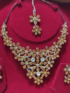 Peach Flower Necklace Set With Box