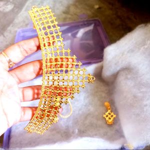 City Gold Choker Set With Earings