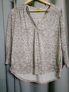 H&amp;M V-neck Top 🌺