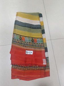 Colorblocked Saree With Blouse Piece