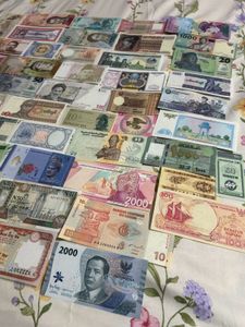 50 Notes World Currency Collection