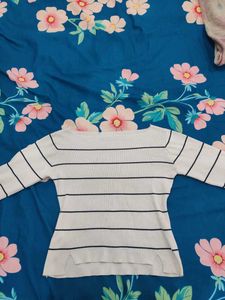 Beautiful Top White And Black Lines