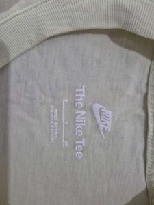 Nike T Shirt