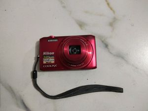 Brand New Nikon Coolpix S6800 Camera