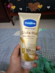 Vaseline Gluta Hya Serum In Lotion